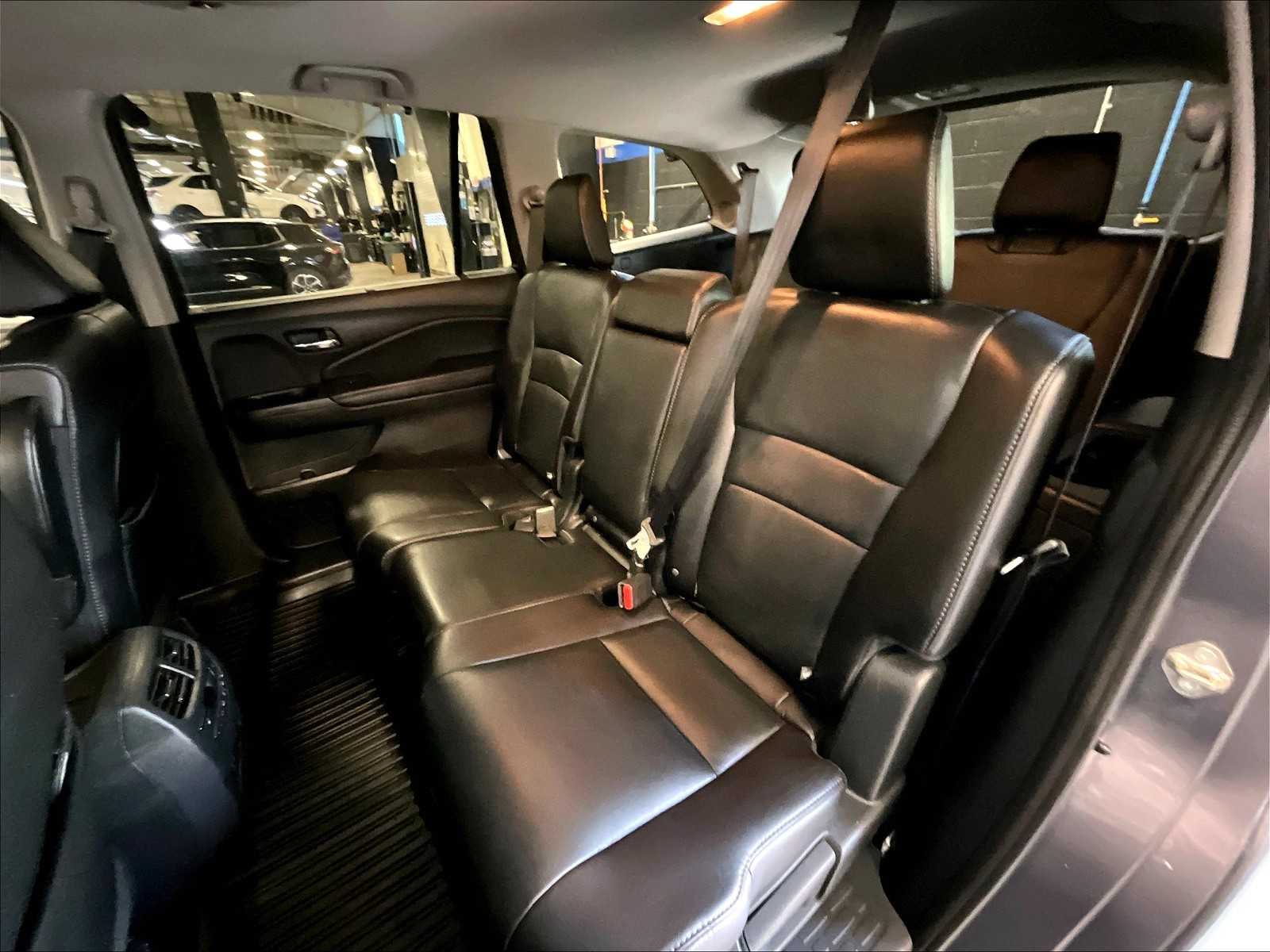 2020 Honda Pilot Touring photo 15