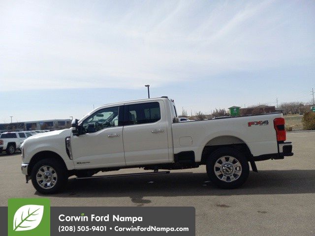 2025 Ford F-350 Lariat photo 6