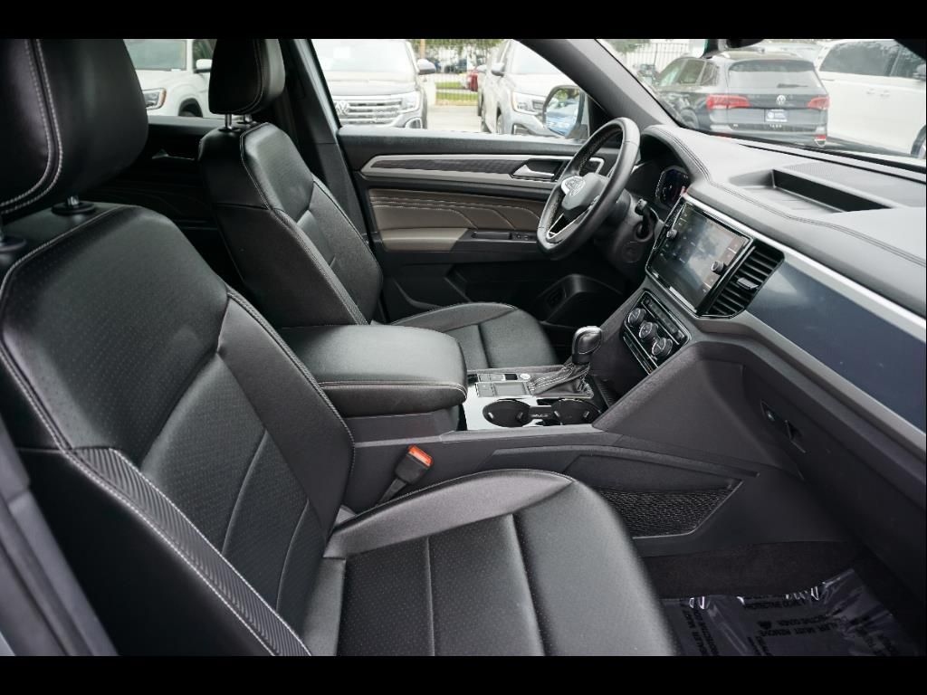 2021 Volkswagen Atlas Cross Sport V6 SEL photo 18