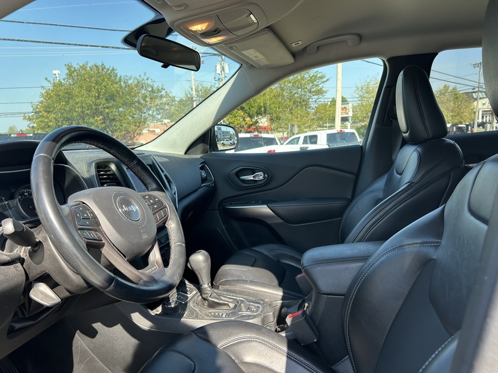 2019 Jeep Cherokee Latitude photo 11