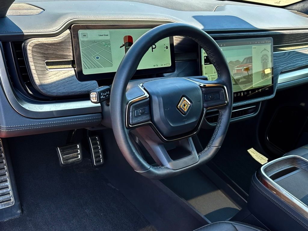 2024 Rivian R1S Adventure photo 8