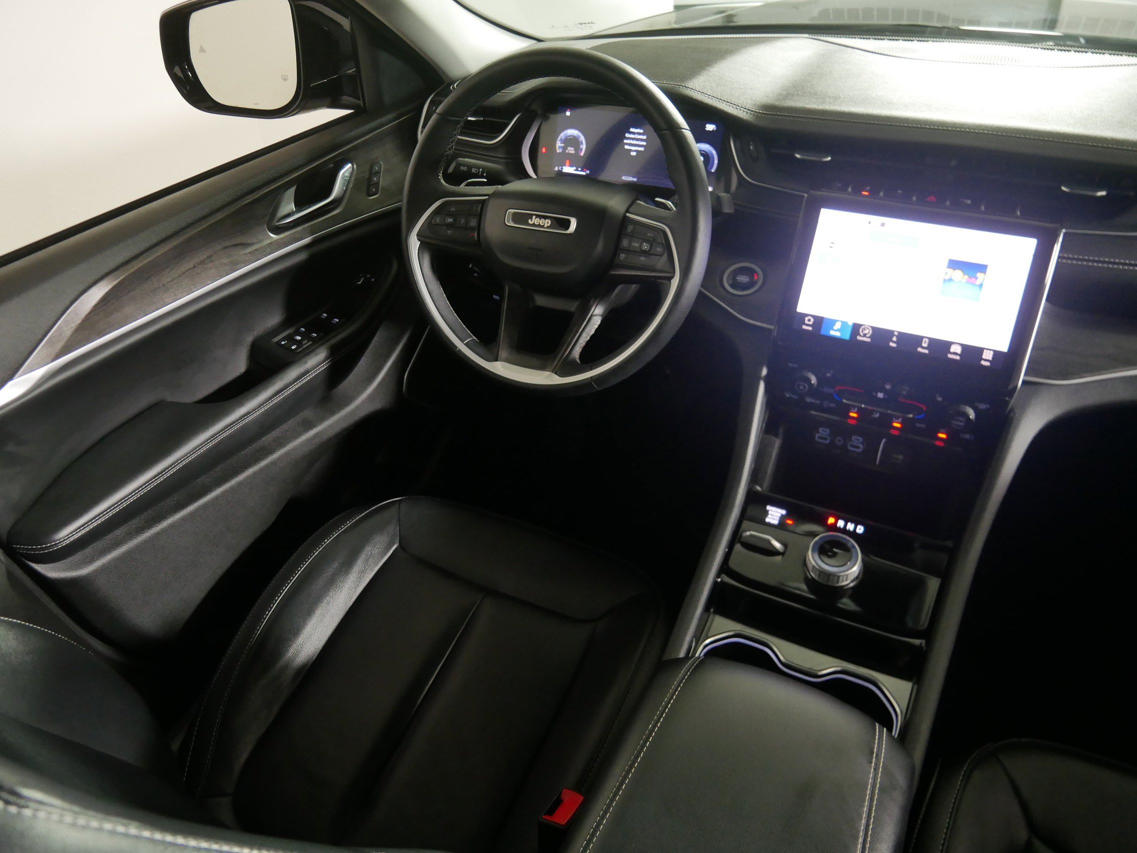 2022 Jeep Grand Cherokee Limited photo 9