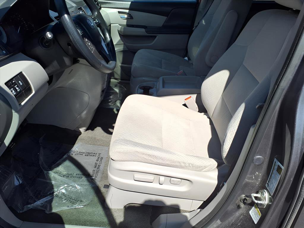 2016 Honda Odyssey SE photo 18