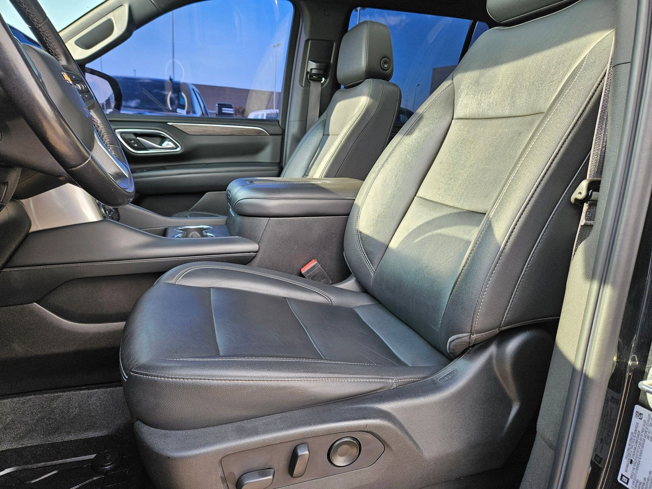 2021 Chevrolet Tahoe LT photo 13