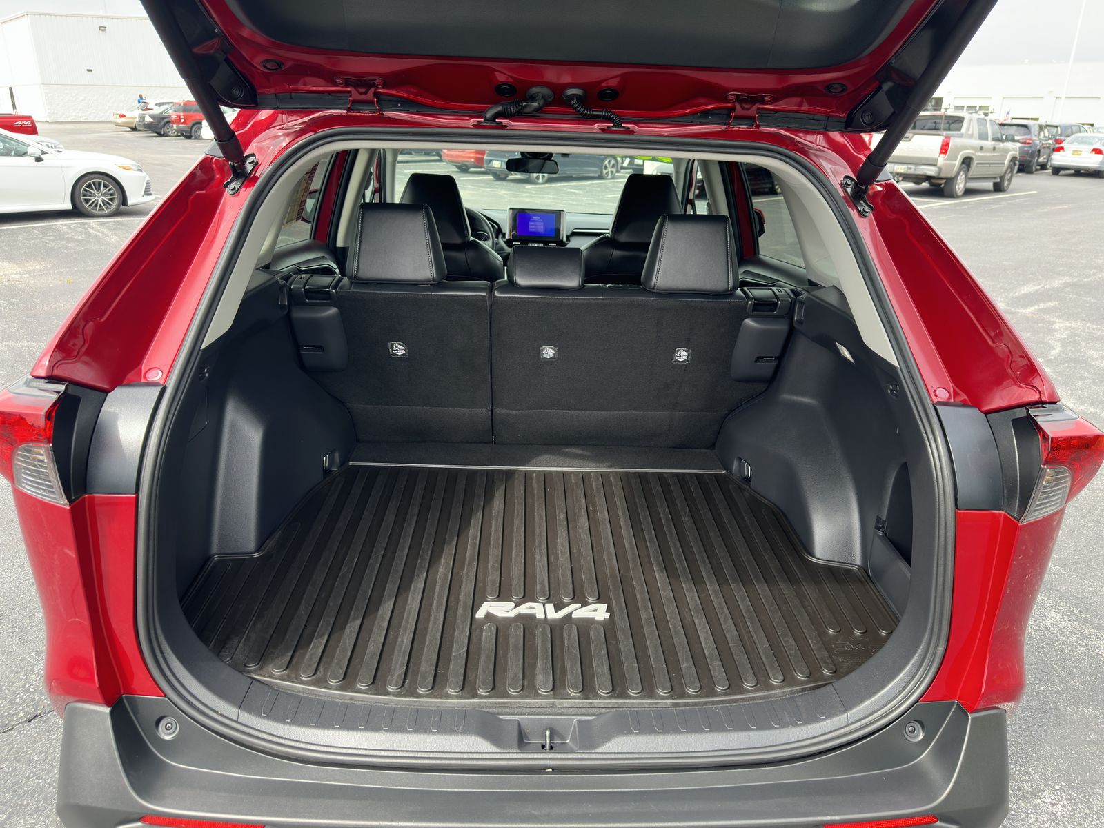 2024 Toyota RAV4 XLE Premium photo 20