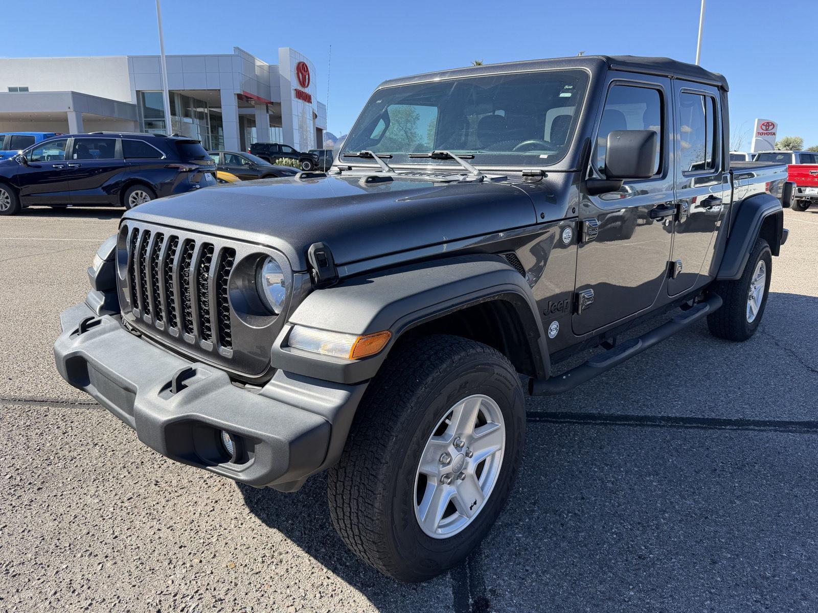 2020 Jeep Gladiator Sport S's photo
