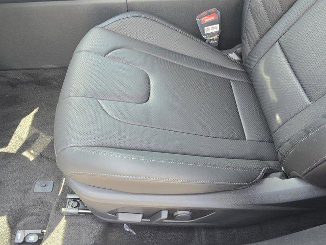 2025 Hyundai Elantra Limited photo 15