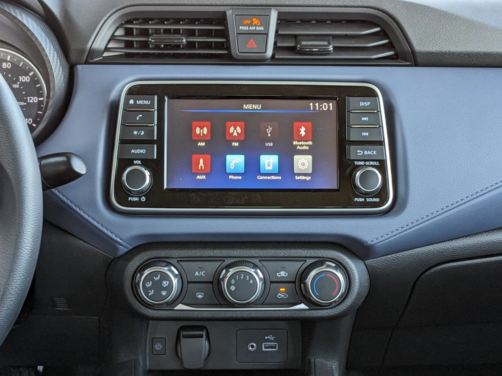2025 Nissan Versa 1.6 SV photo 7