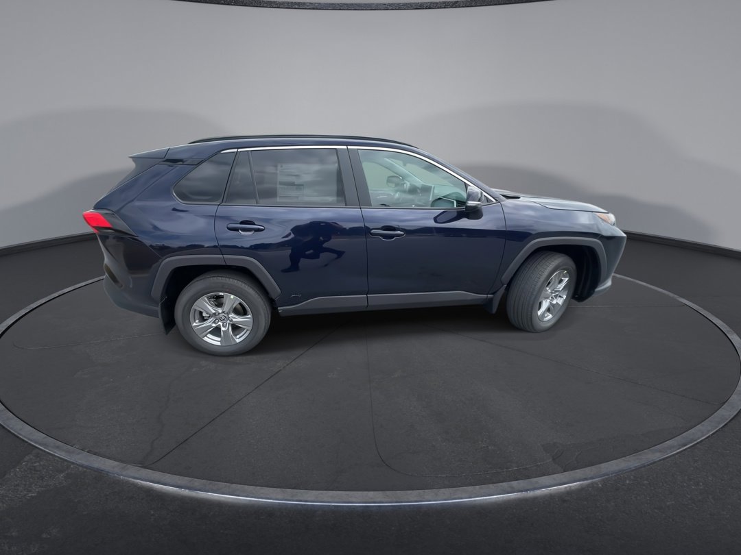 2025 Toyota RAV4 Hybrid XLE photo 9