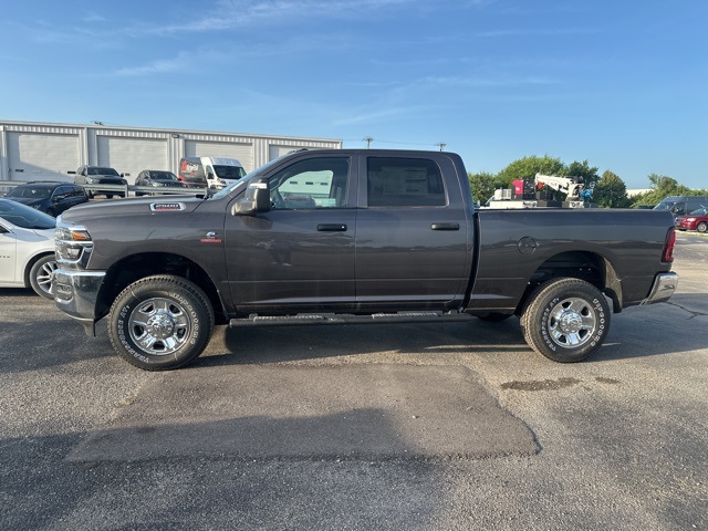 2025 Ram 2500 Tradesman photo 3