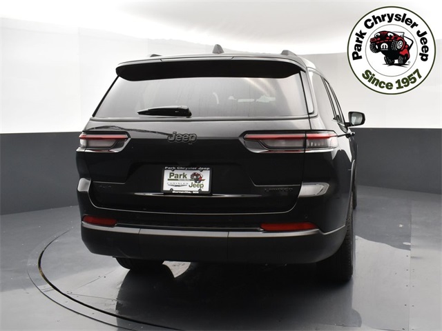 2025 Jeep Grand Cherokee Limited photo 2