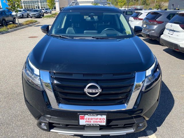 2022 Nissan Pathfinder Platinum photo 9