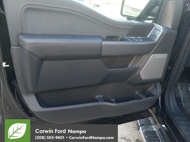 2025 Ford F-150 Lariat photo 9