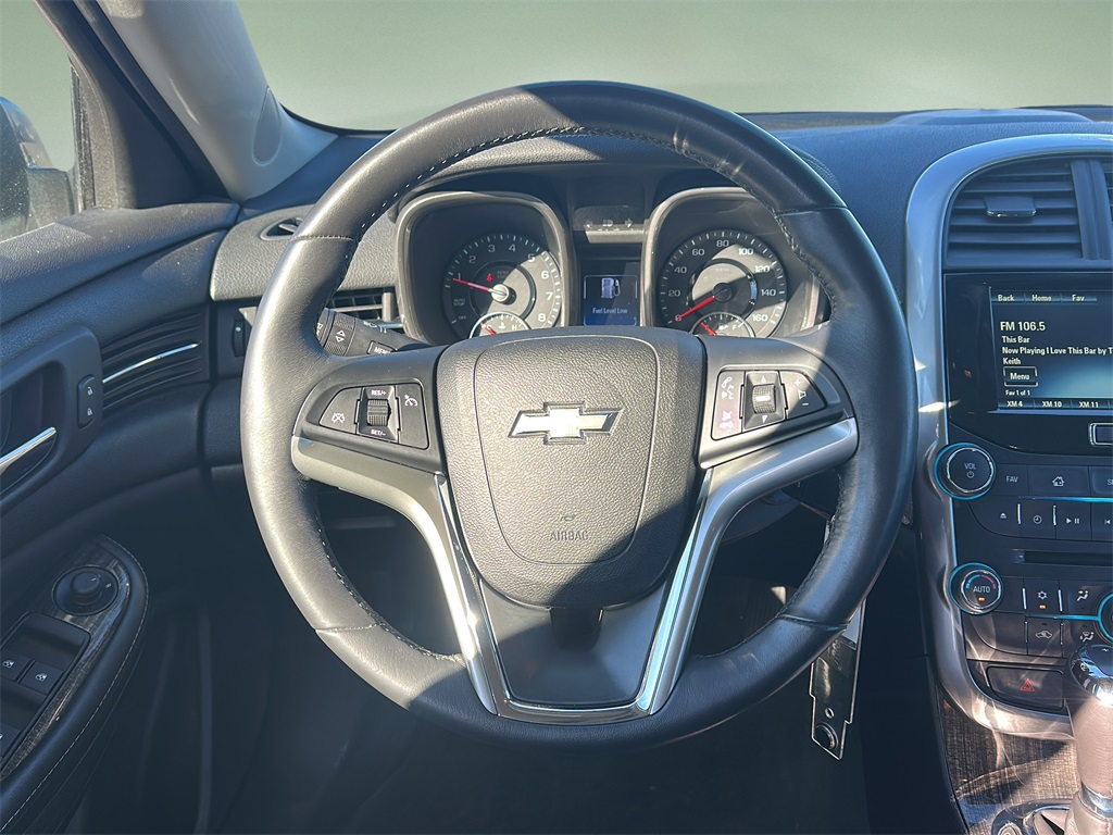 2015 Chevrolet Malibu 2LT photo 3
