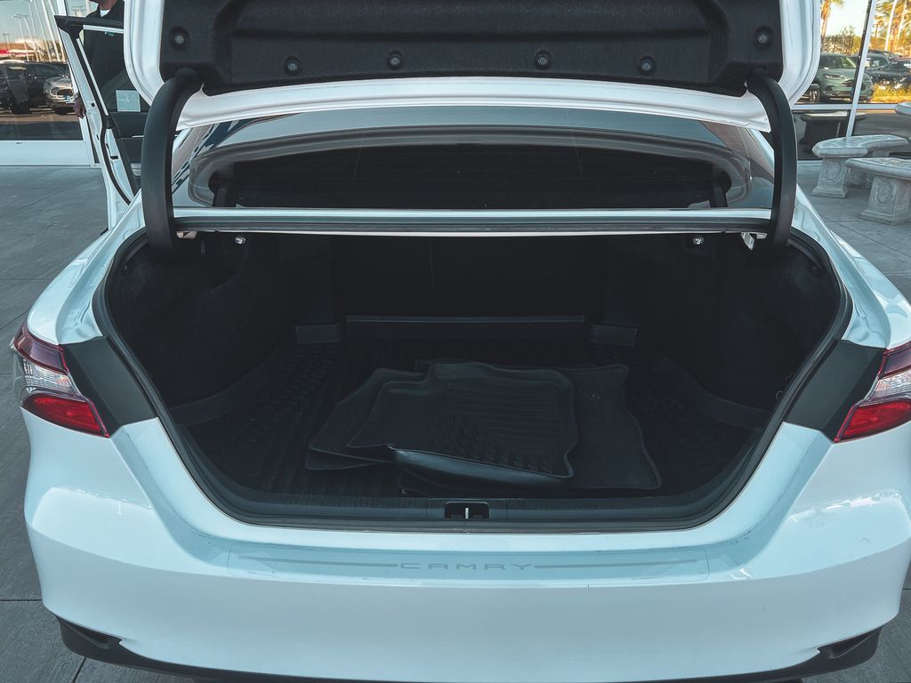 2023 Toyota Camry LE photo 28