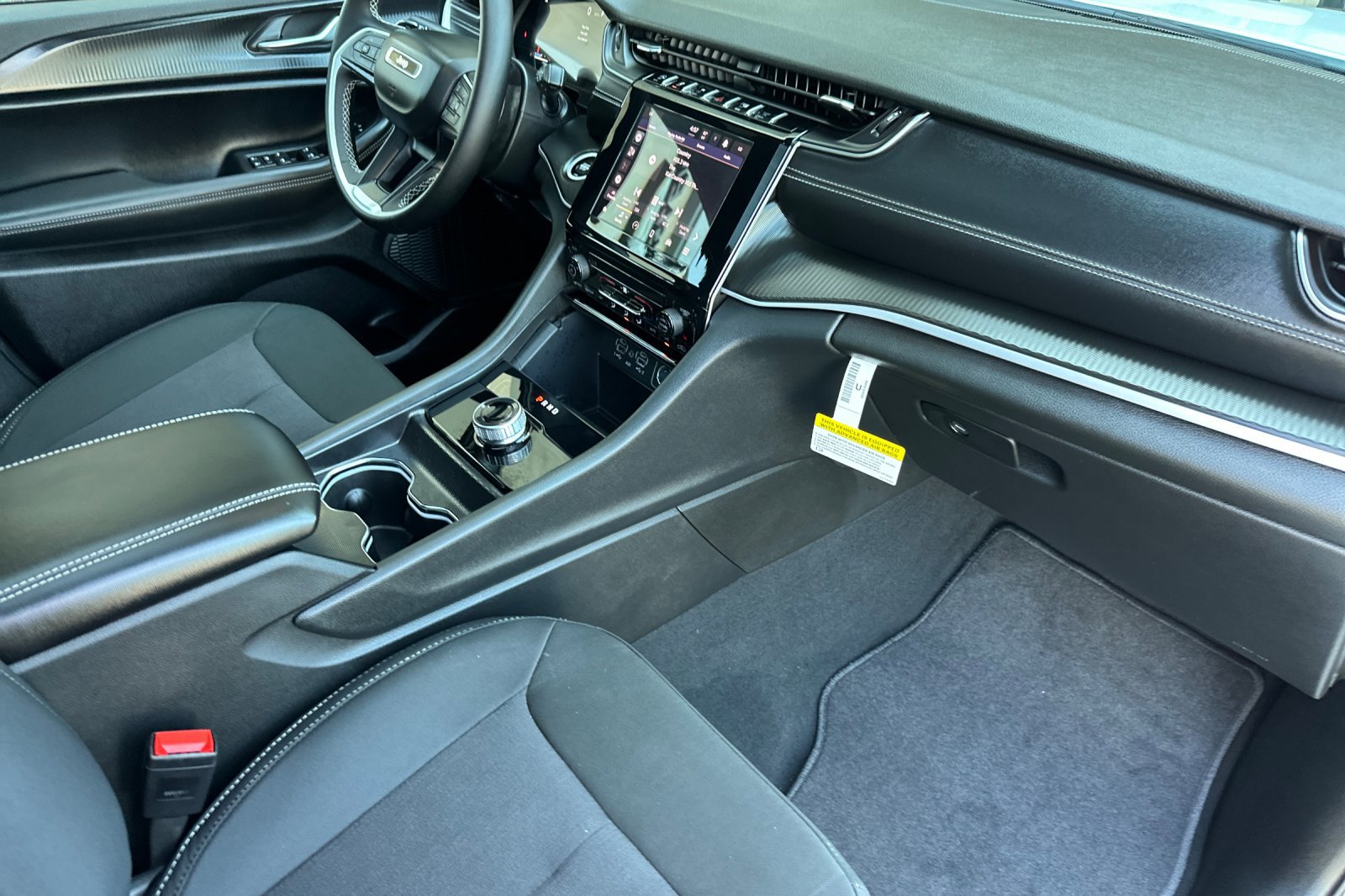 2025 Jeep Grand Cherokee Laredo X photo 16