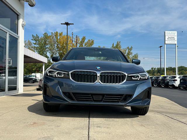 2025 Bmw 330i xDrive photo 2