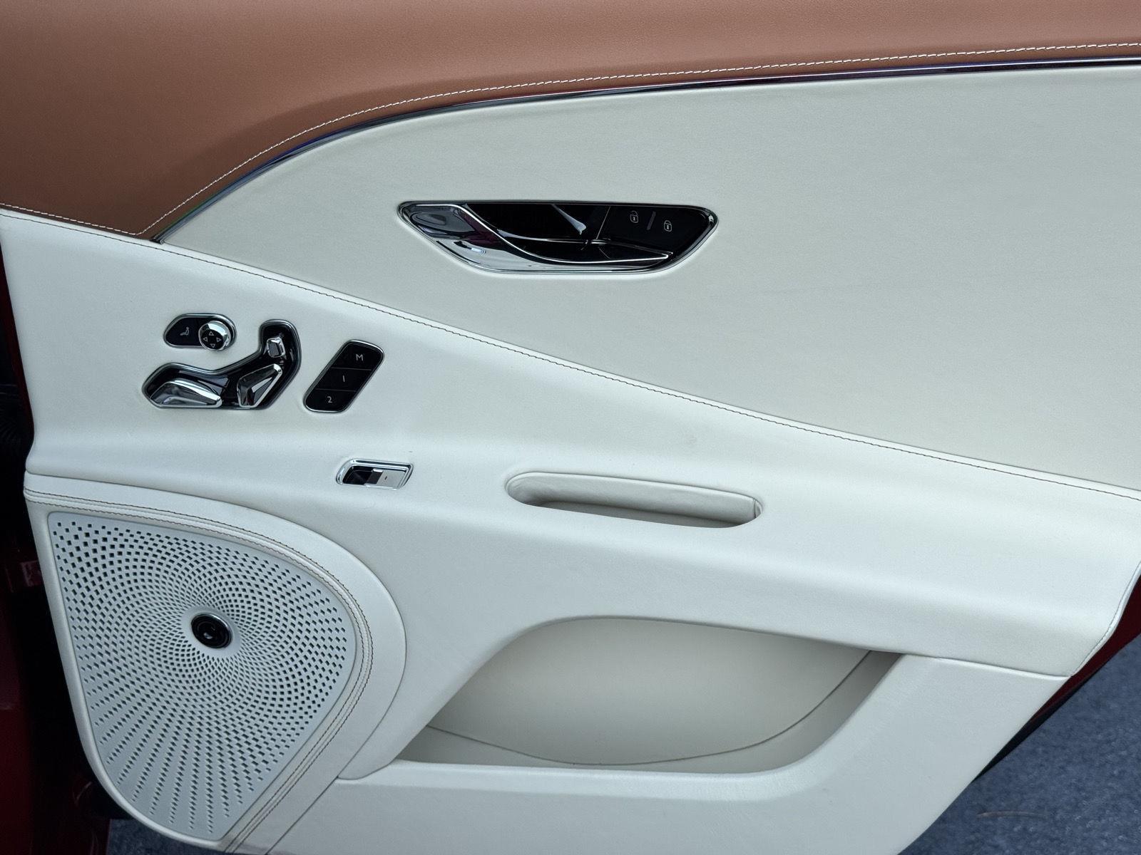 2026 Bentley Flying Spur photo 28