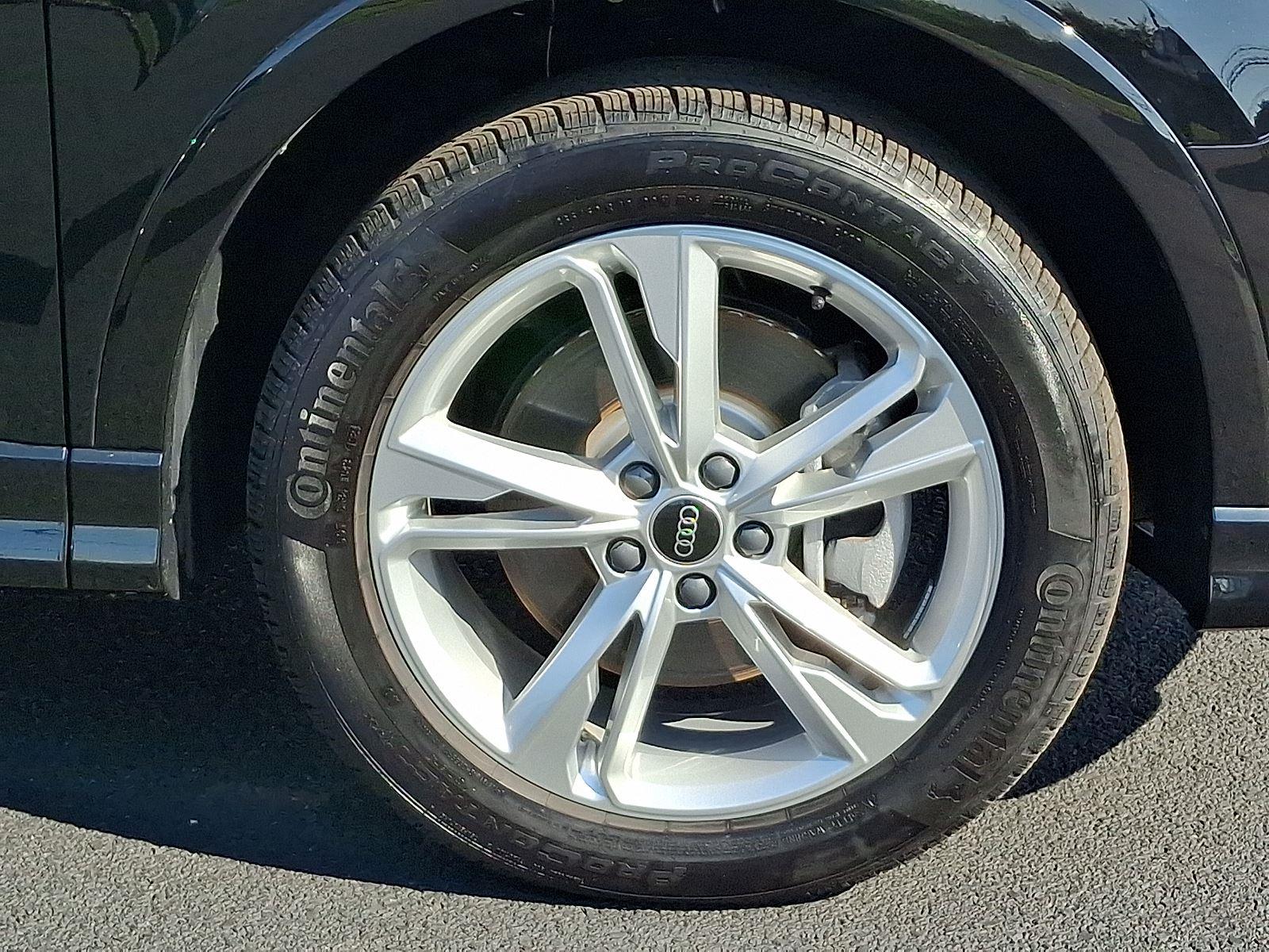 2024 Audi Q3 S line Premium Plus photo 3