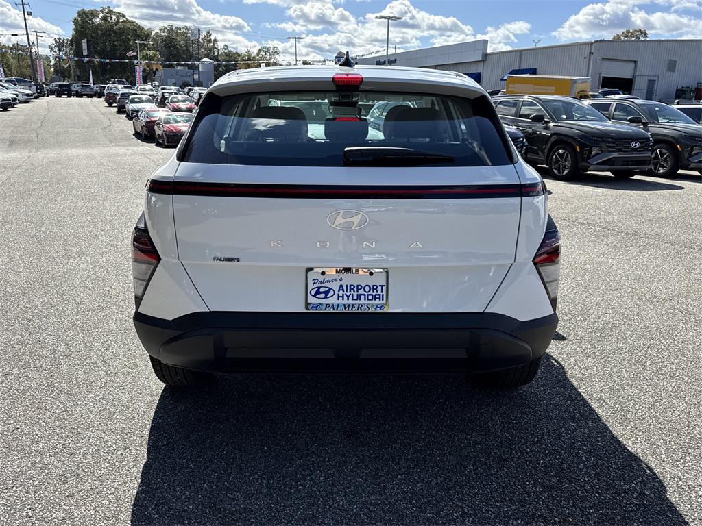 2026 Hyundai Kona SE photo 4