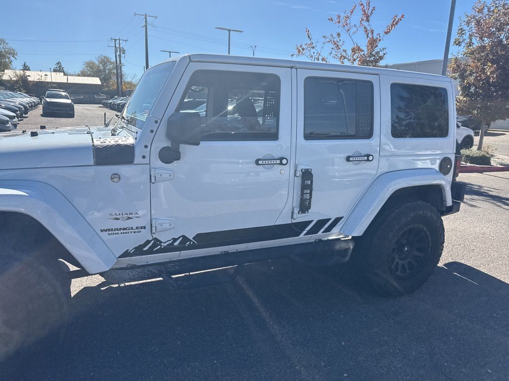 2016 Jeep Wrangler Unlimited Rubicon High Tide photo 3