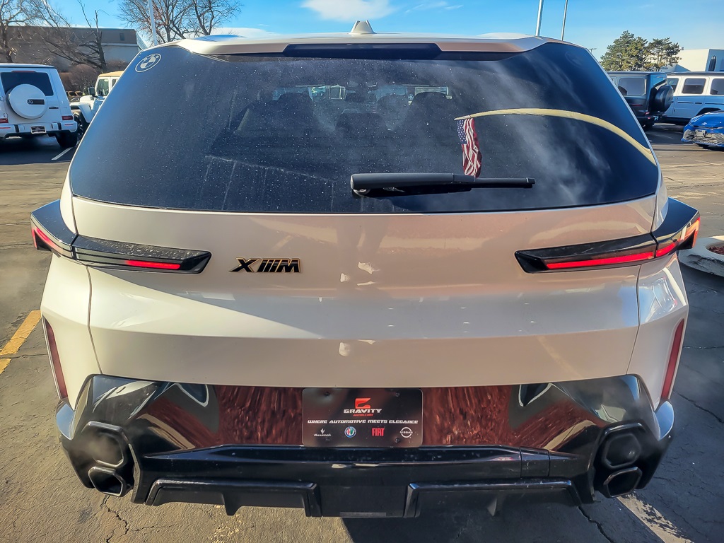 2023 BMW XM BASE AWD - Image 4