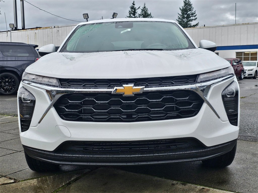 2026 Chevrolet Trax LS photo 2