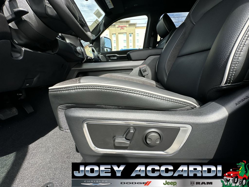 2025 Ram 1500 Laramie photo 12
