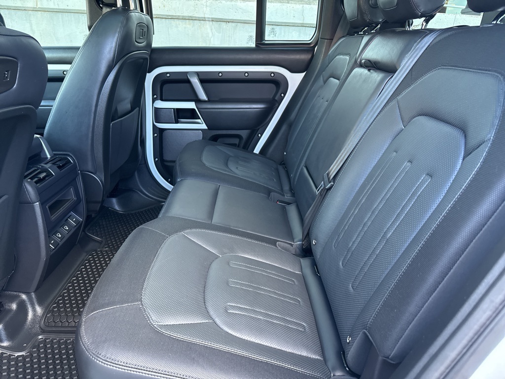 2022 Land Rover Defender 110 X-Dynamic HSE photo 21