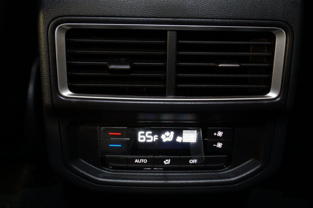 2025 Volkswagen Atlas SE Technology photo 29