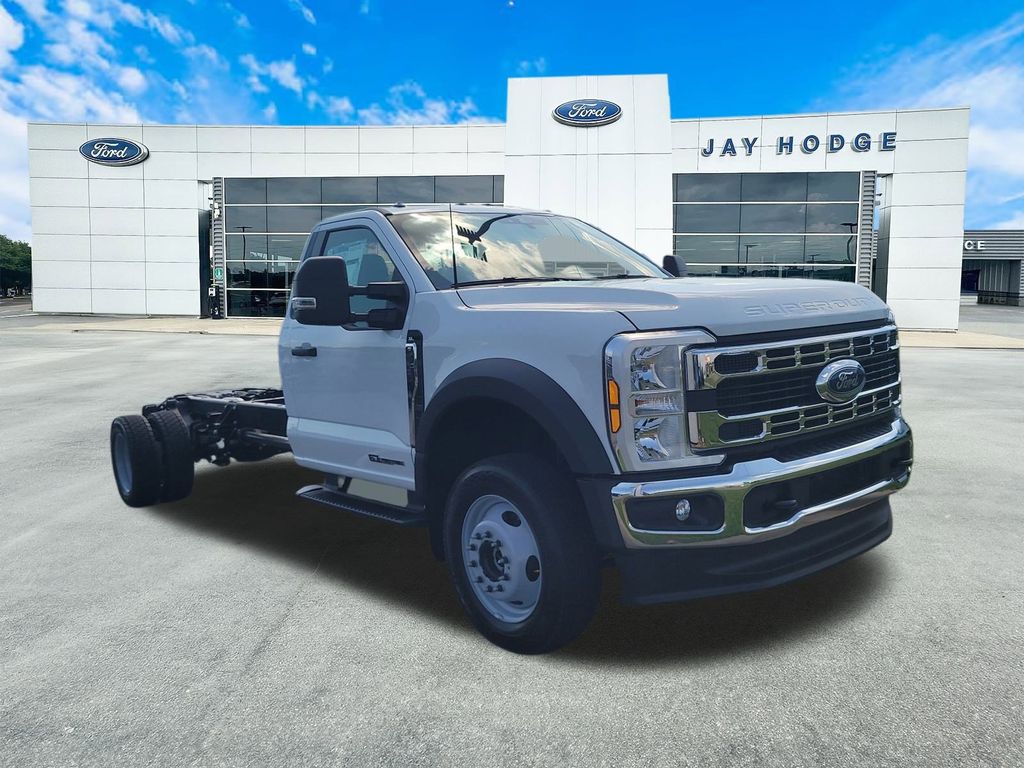 2025 Ford F-550 Super Duty Chassis Cab XL's photo