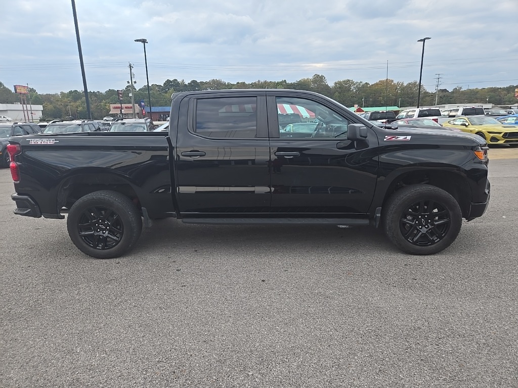 2024 Chevrolet Silverado 1500 Custom Trail Boss photo 3