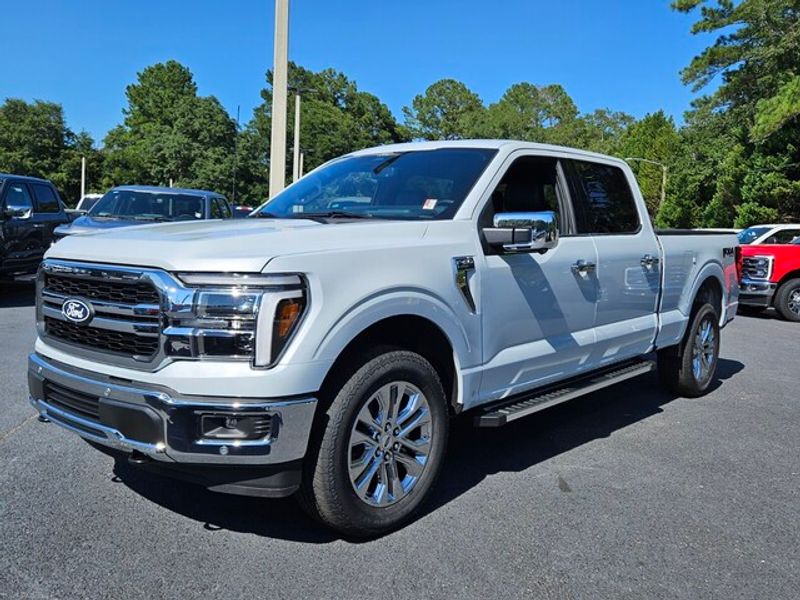 2025 Ford F-150 Lariat photo 2