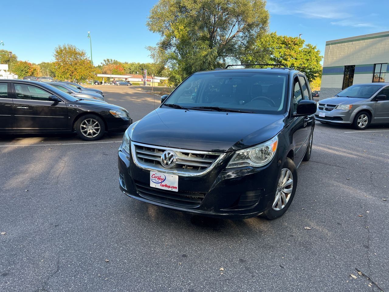 2014 Volkswagon Routan SE's photo