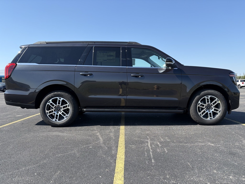 2025 Ford Expedition MAX photo 4