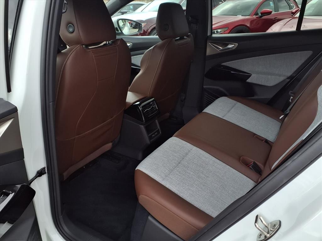 2023 Volkswagen ID.4 Pro photo 15