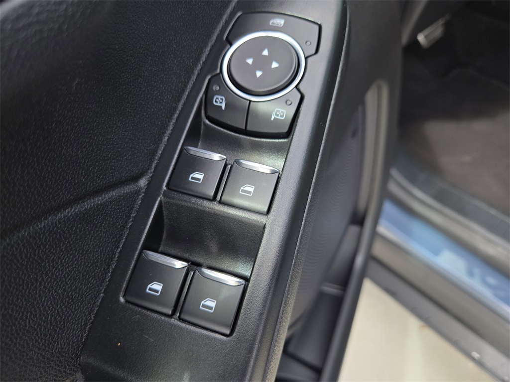 2024 Ford Escape ST-Line photo 32