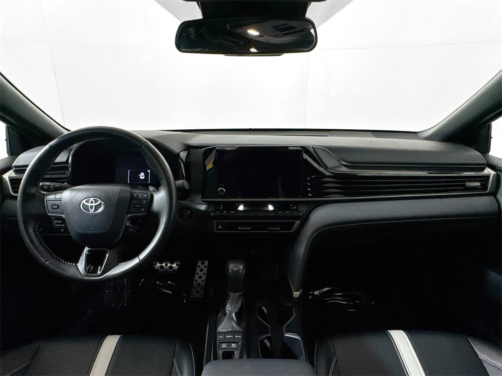 2025 Toyota Camry SE photo 14