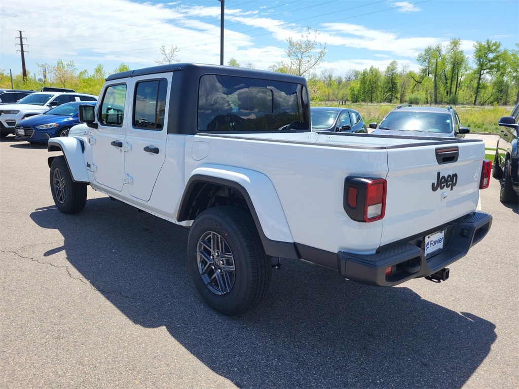 2024 Jeep Gladiator Sport photo 4