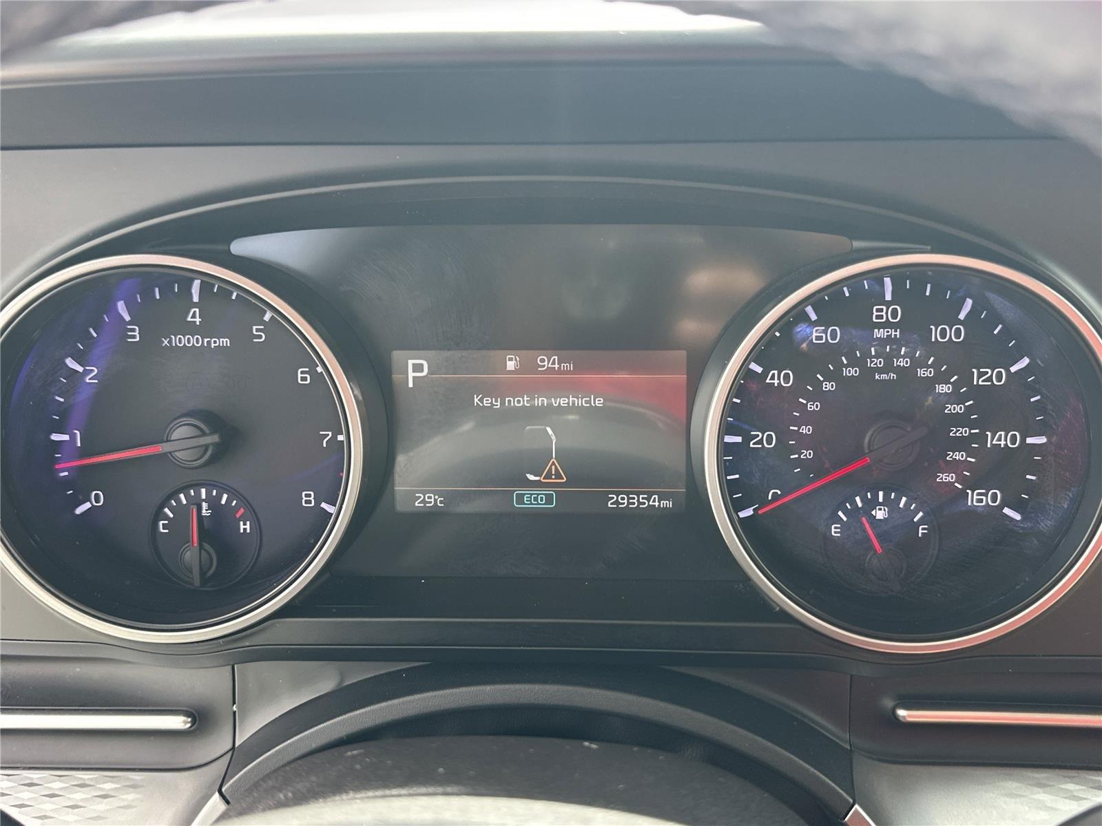 2024 Kia Carnival LX photo 10