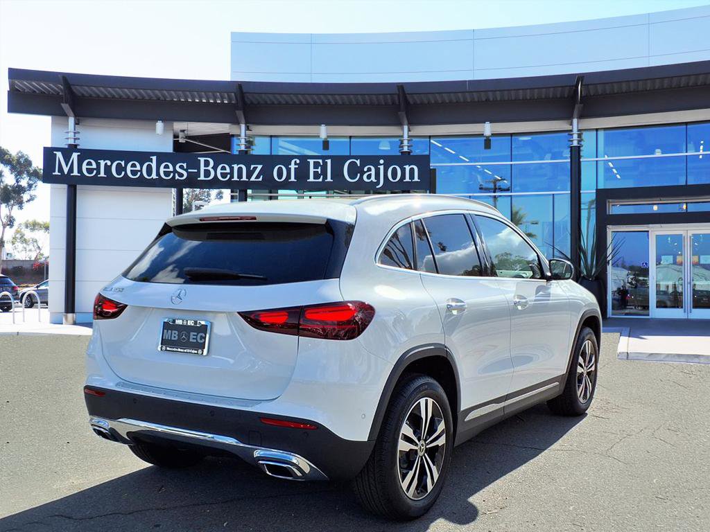 2026 Mercedes Benz GLA 250 photo 3