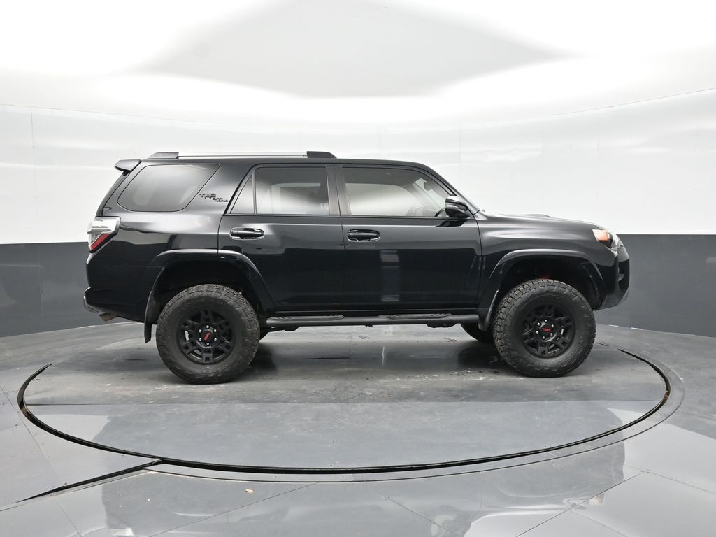 2017 Toyota 4Runner SR5 photo 17