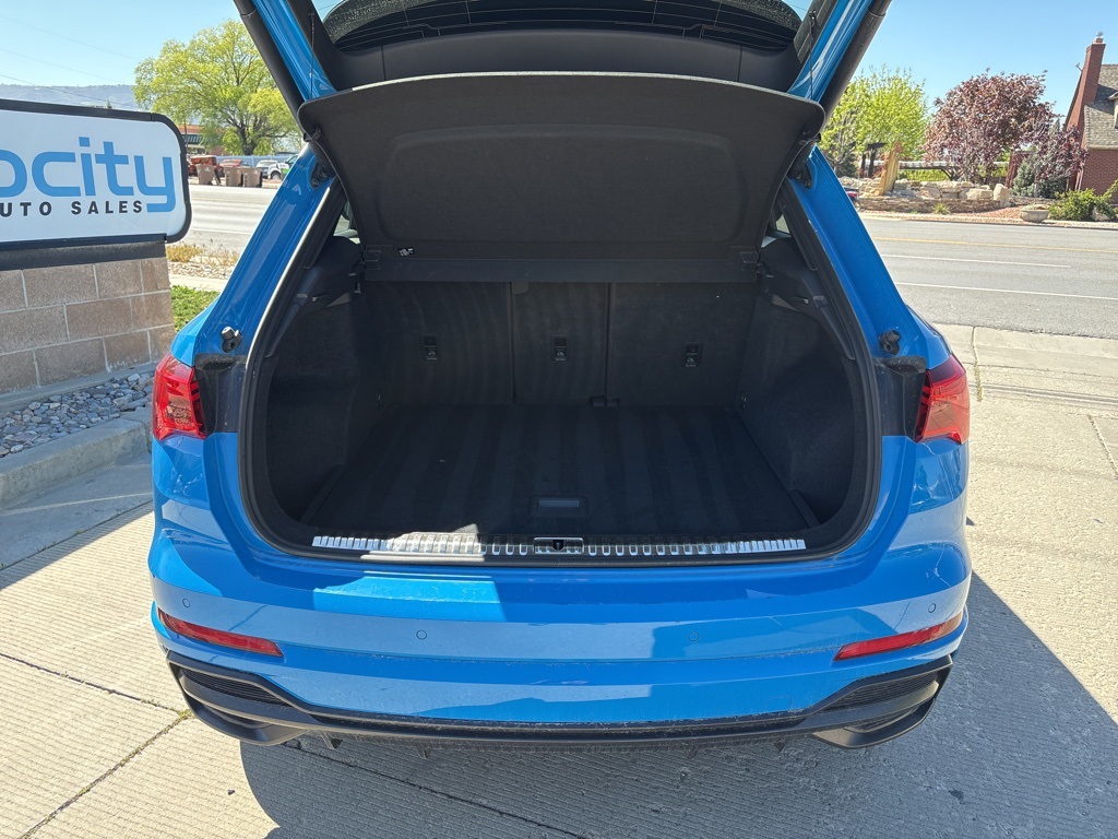 2022 Audi Q3 Premium photo 5