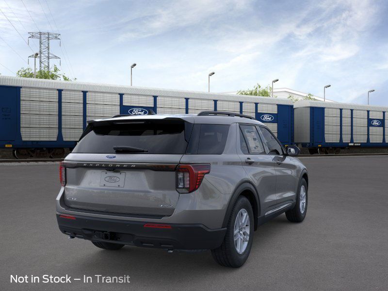 2025 Ford Explorer photo 6