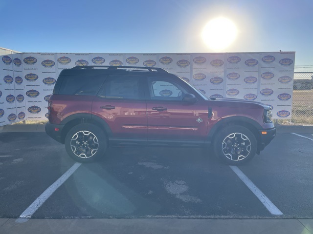 2025 Ford Bronco Sport Outer Banks's photo