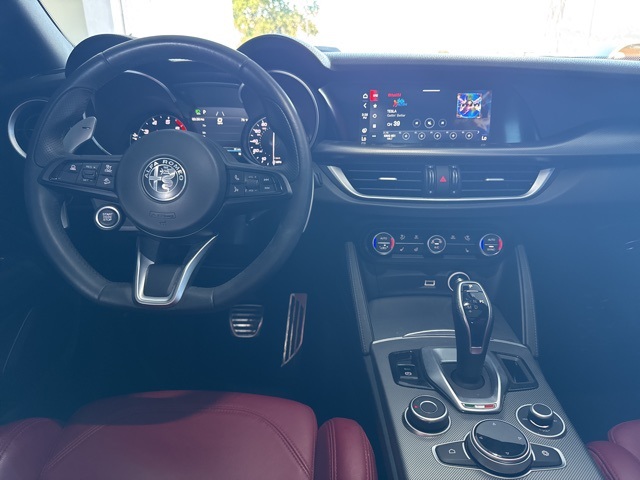 2022 Alfa Romeo Stelvio Ti Sport photo 10