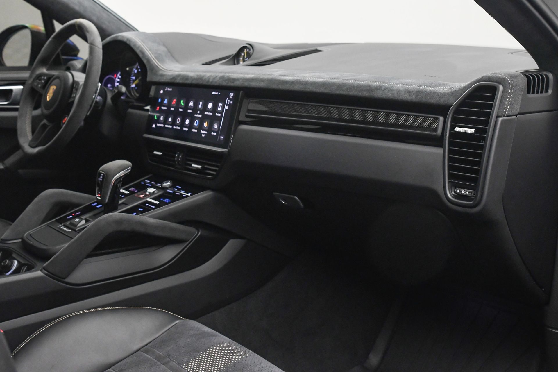 2023 Porsche Cayenne Coupe Turbo GT photo 18