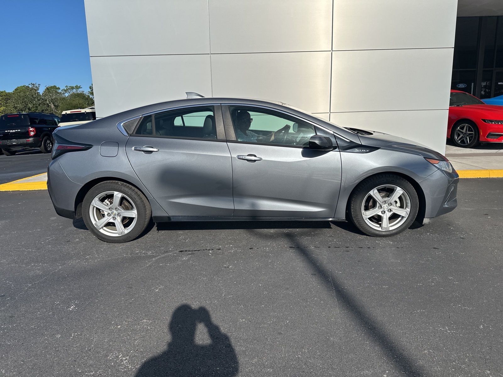 2018 Chevrolet Volt LT photo 3