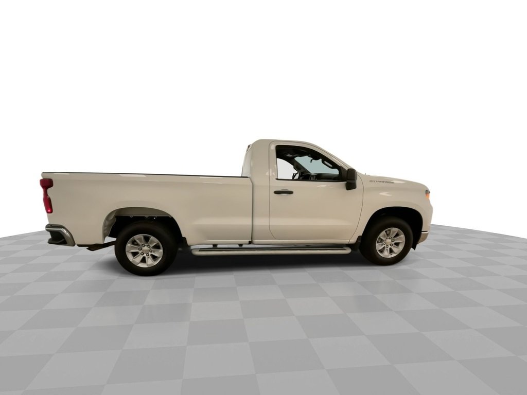 2024 Chevrolet Silverado 1500 photo 2