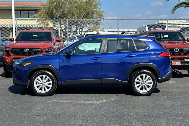 2022 Toyota Corolla Cross LE photo 7